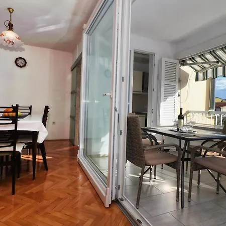 Karla Apartment *