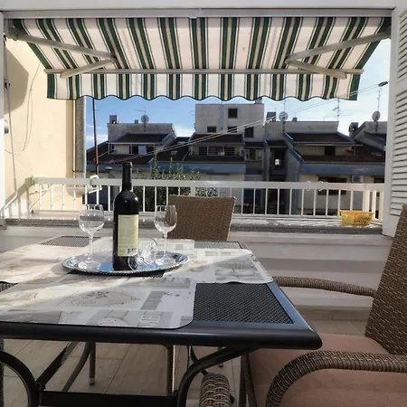 Karla Apartment *